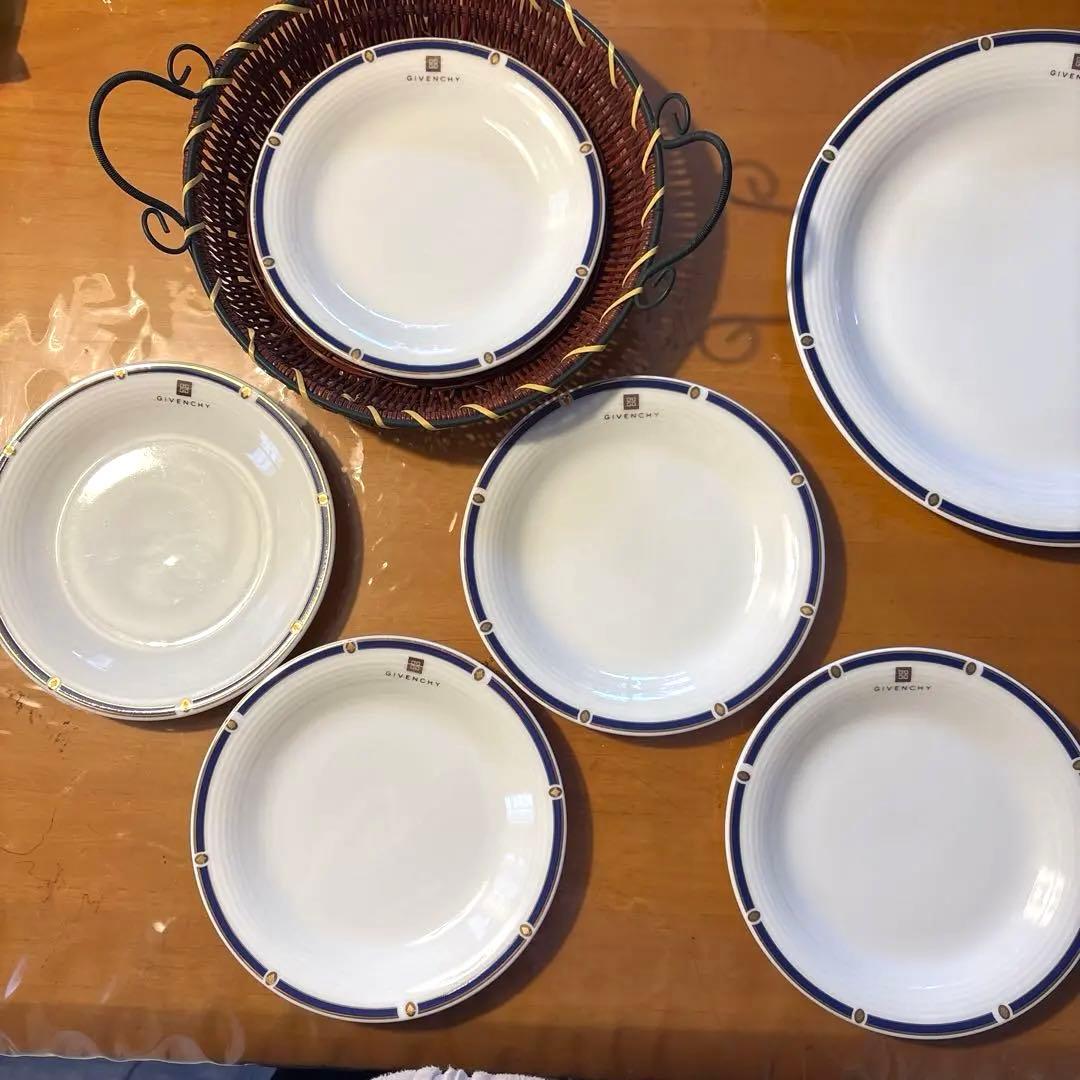 Givenchy プレート食器セット カゴ付き‼️ホワイト ブルー