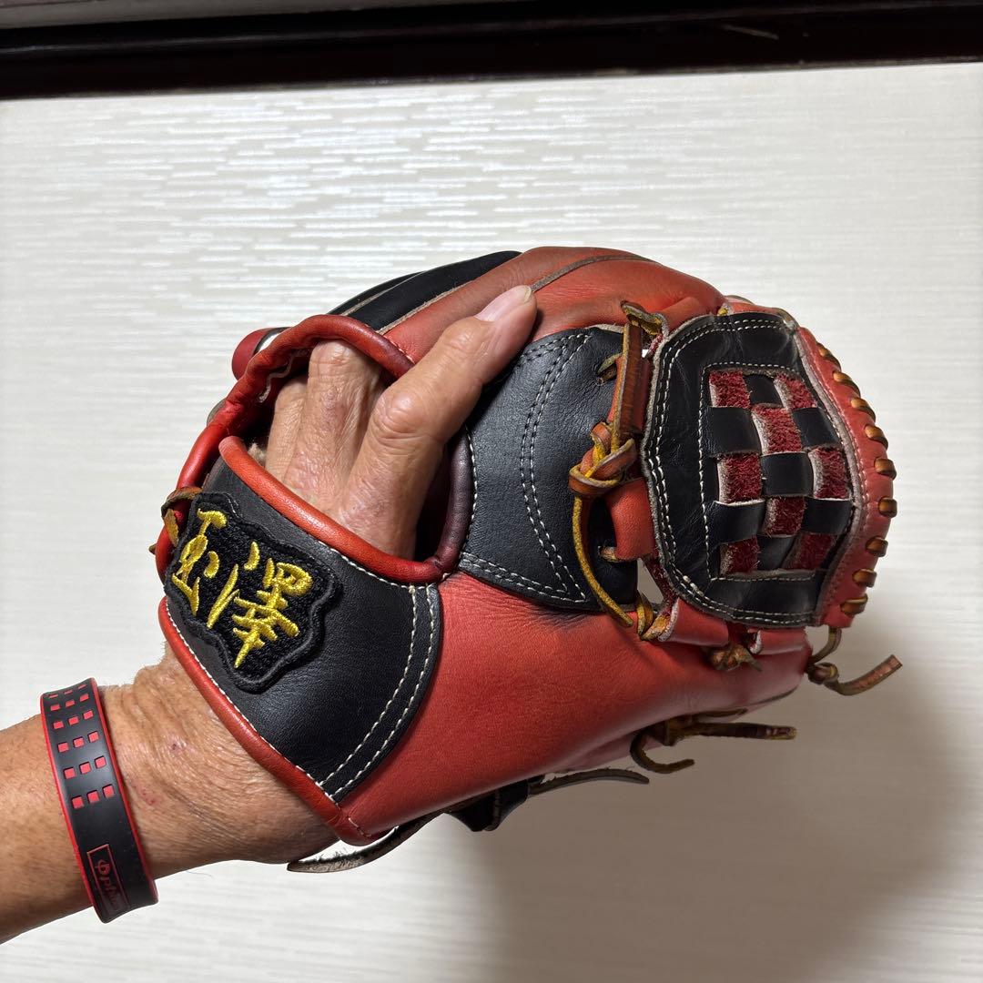 玉澤 硬式グローブ 赤黒 チェック柄　練習用
