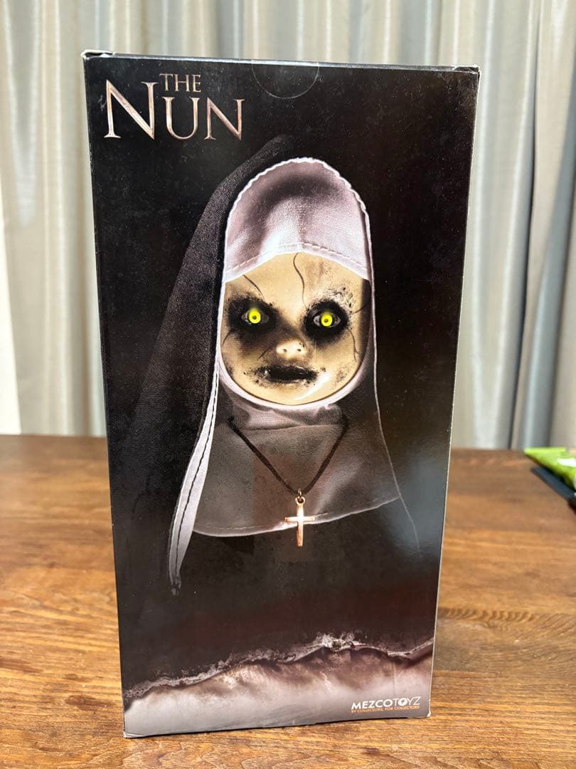 Living Dead Dolls The Nun フィギュア