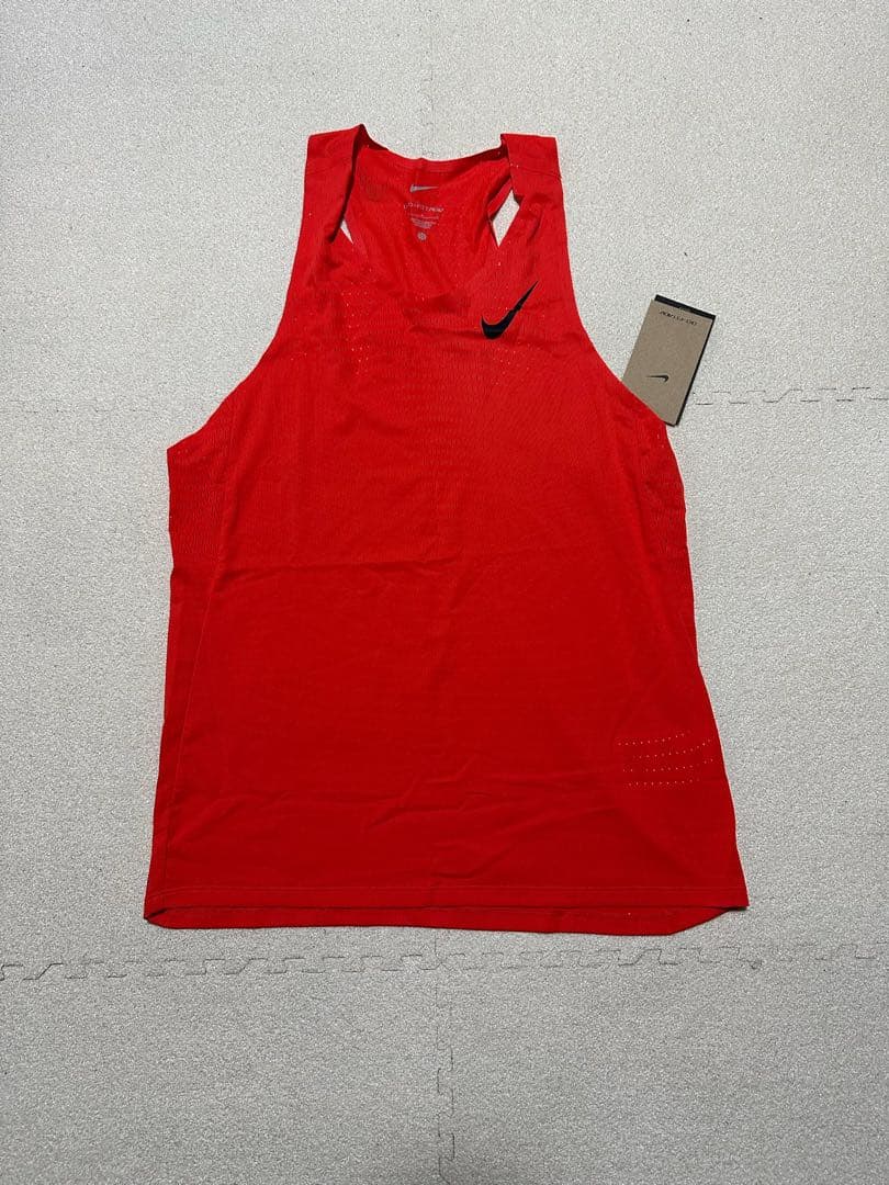 新品 LサイズNike Aeroswift シングレット FN4232