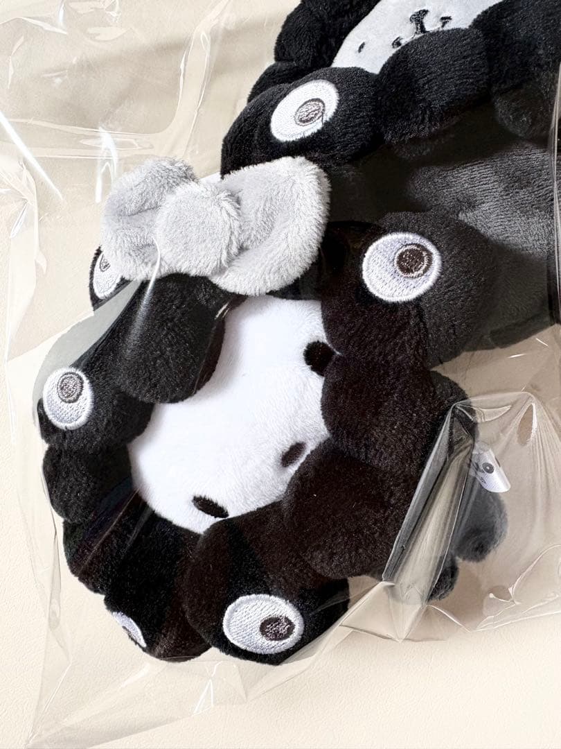 新品タグ付き　サンリオ ミャクミャク なりきりぬいぐるみBCブラック