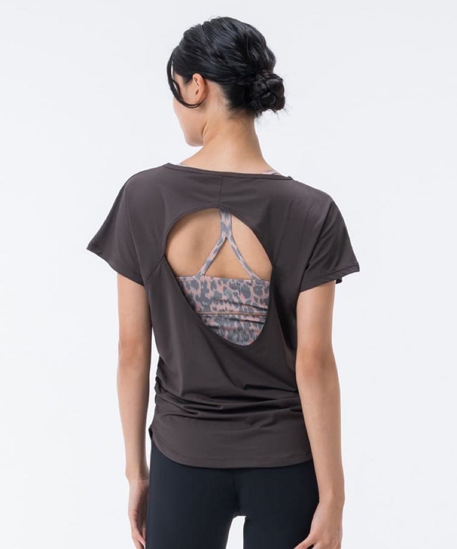 新品　スカーラ sukala トップス　Tシャツ　焦茶　M ホットヨガ　ダンス