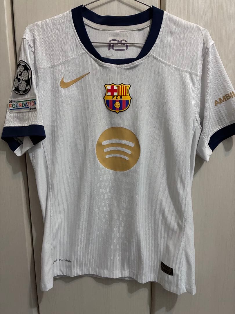 FC Barcelona LAMINE YAMAL 19番シャツ