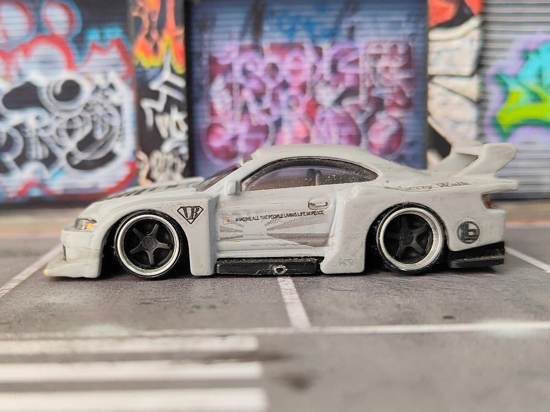 ホットウィールカスタム S15シルビア LBWK 全塗装☆深リム 灰色トミカ改造