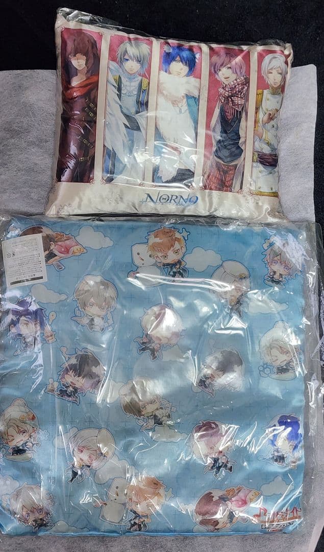 ノルンノネット NORN9 クッション ブランケット 缶バッジ 室星ロン