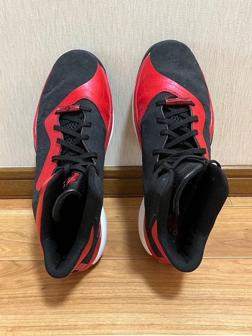 【未使用に近い】adidasバスケットシューズ・ハイカット赤/黒 軽量