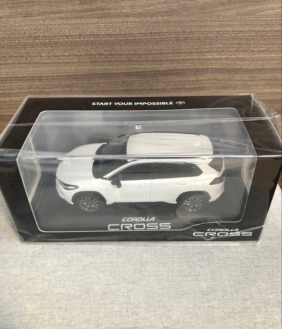 こ*き様 【トヨタ博物館正規品】新型 カローラクロス　カラーサンプル ホワイト色