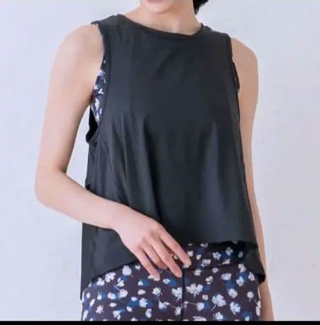 SUKALA バックプリーツタンクトップ M 新品