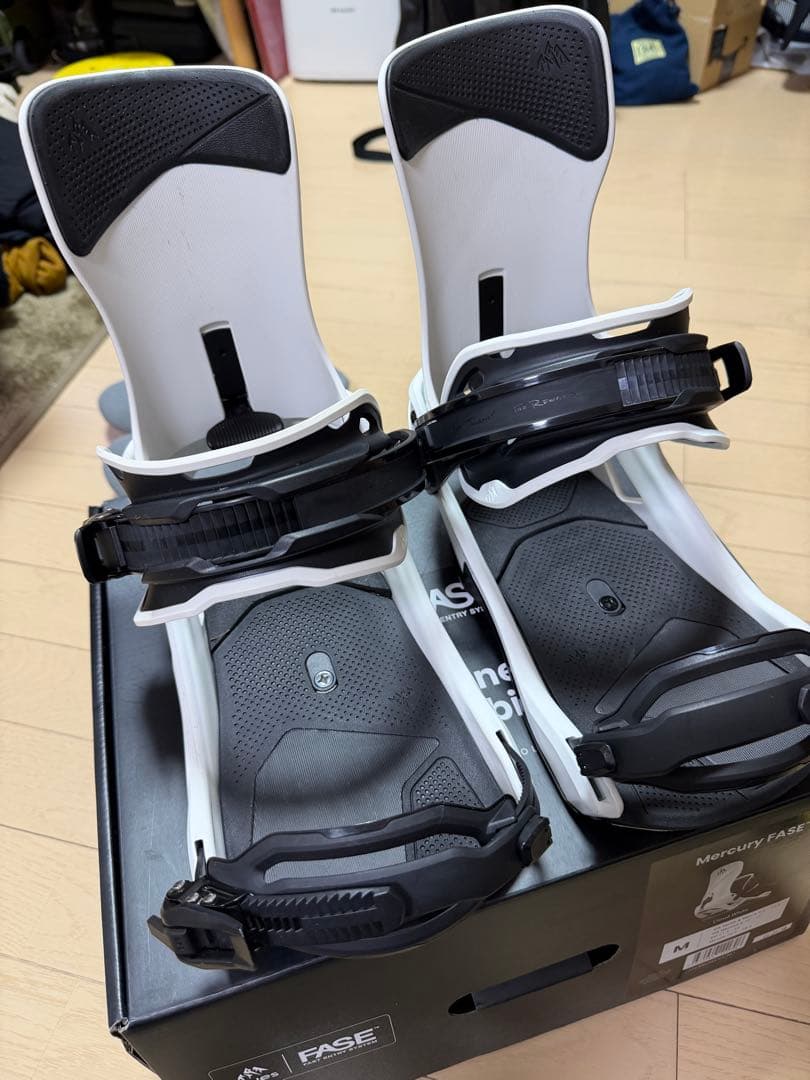 Jones Mercury Fase Mサイズ　ホワイト　使用右足のみ