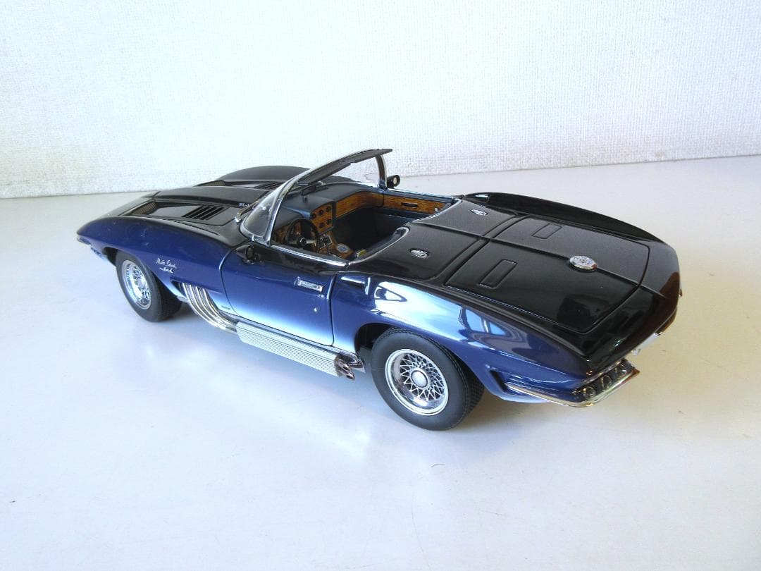 日淘市集さん専用 AUTOart (1/18) コルベット Mako Shark