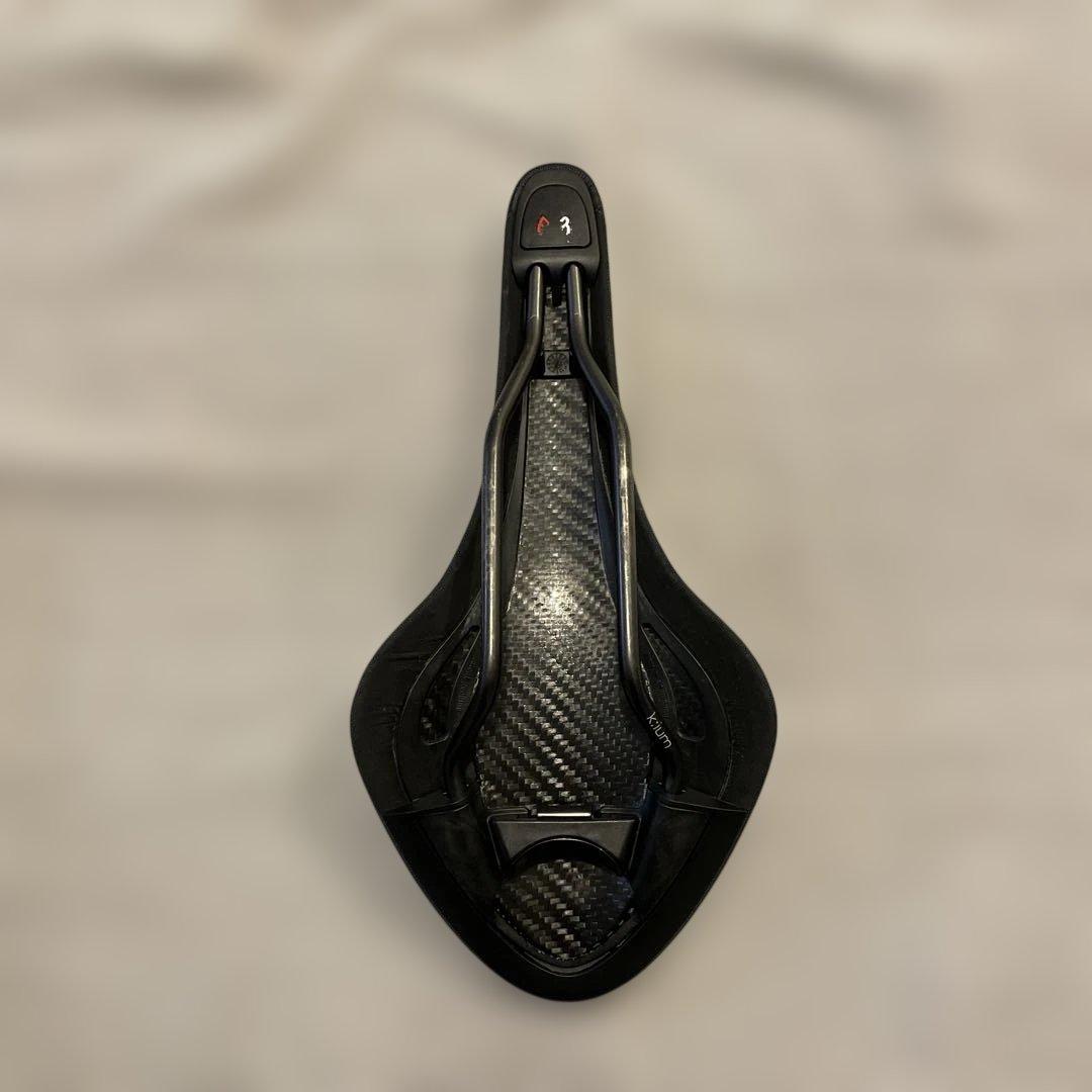 フィジークArione R3 largeブラック サドル