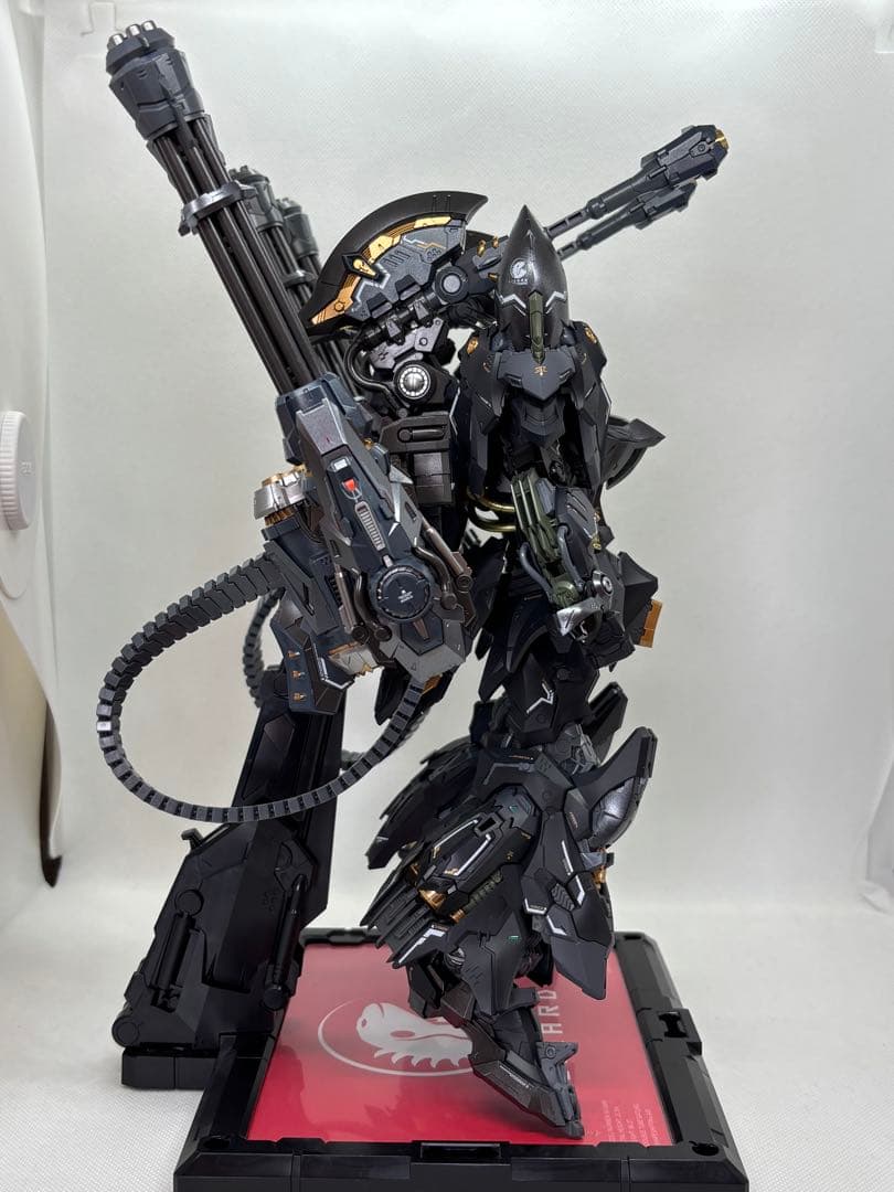 塗装済完成品　無限新星 INERA+ RMD 「リザード」1/100