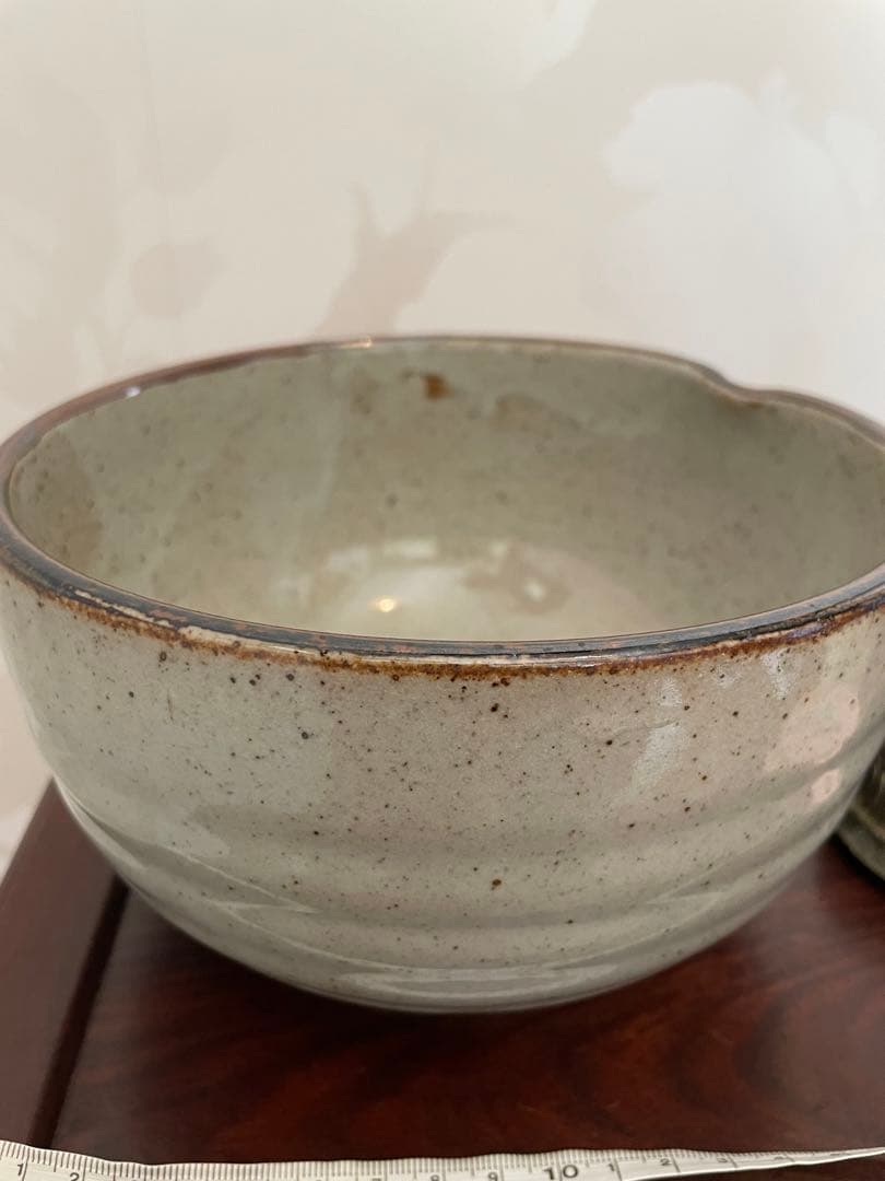 美品　花柄陶器ボウル　花器　陶器製中サイズ　有田焼　茂山窯　御菓子鉢　花模様