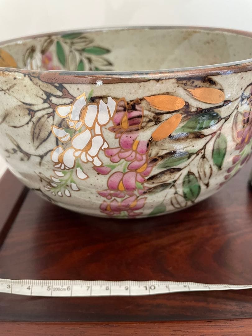 美品　花柄陶器ボウル　花器　陶器製中サイズ　有田焼　茂山窯　御菓子鉢　花模様