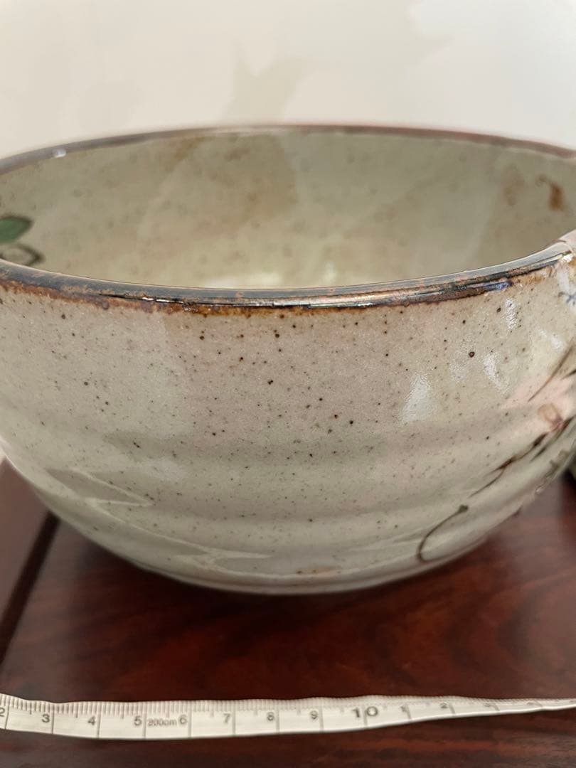 美品　花柄陶器ボウル　花器　陶器製中サイズ　有田焼　茂山窯　御菓子鉢　花模様