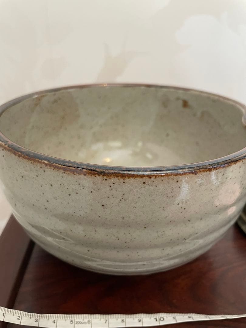 美品　花柄陶器ボウル　花器　陶器製中サイズ　有田焼　茂山窯　御菓子鉢　花模様