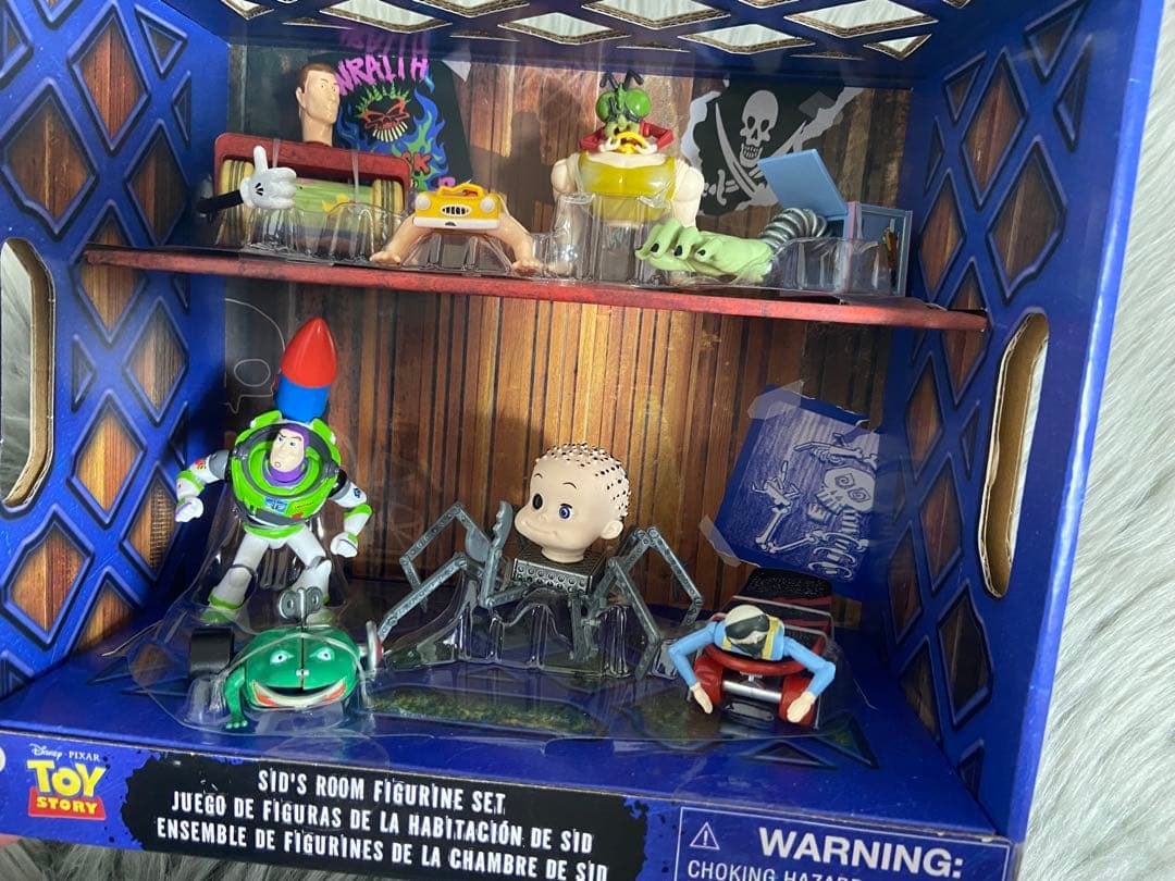 トイストーリー 30周年 Sid's Roomシドのおもちゃ フィギュアセット