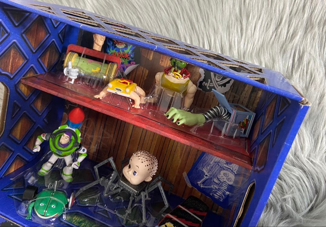 トイストーリー 30周年 Sid's Roomシドのおもちゃ フィギュアセット