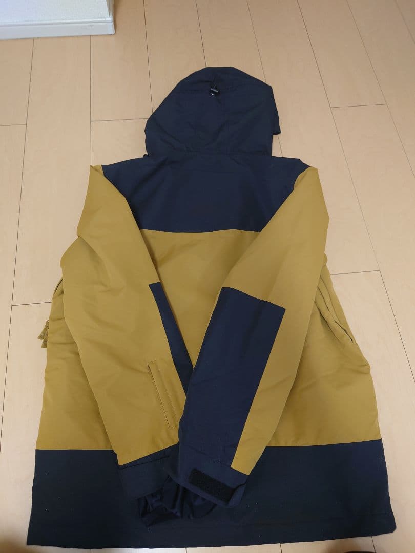 新品 SCAPE 24-25 UTOPIA JACKET Mサイズ スノーウェア