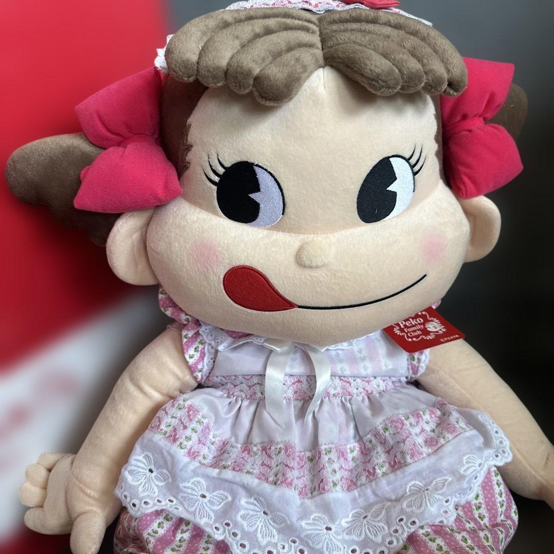 希少品　ジャンボぺこちゃんお箱入り　ぬいぐるみ ドレス　シリアルナンバー付き