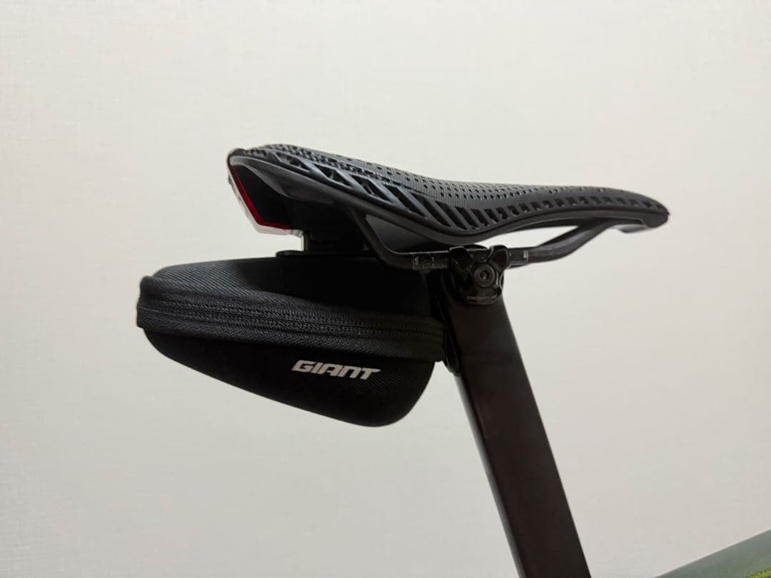 美品・限定 GIANT FLEET SLR 3D サドル　アクセサリー付き