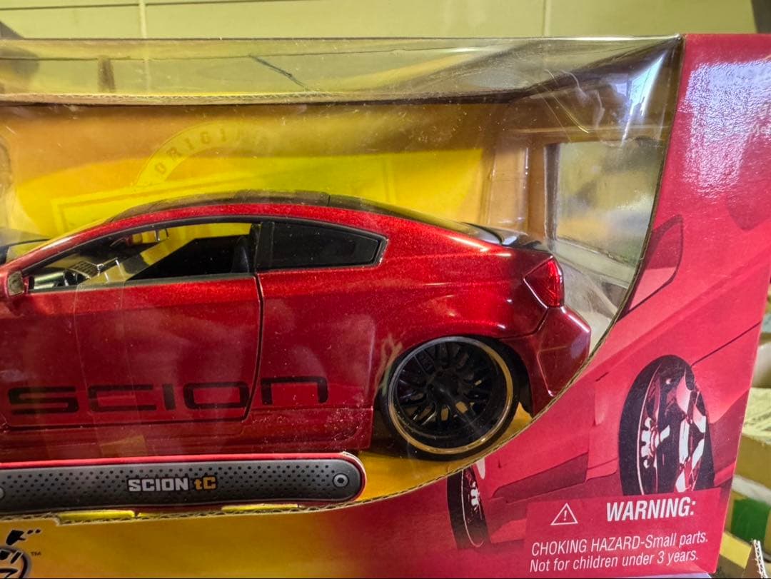 ミニカー sa583 NEW Jada Toys - Red SCION tC