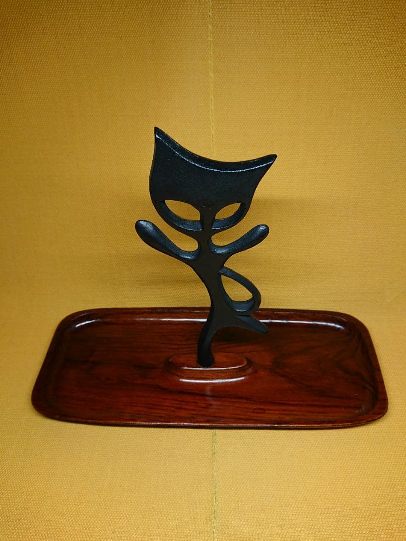 【美品】ネコ　黒猫　金属　トレー　置物　インテリア　工芸品　美術品　A3008