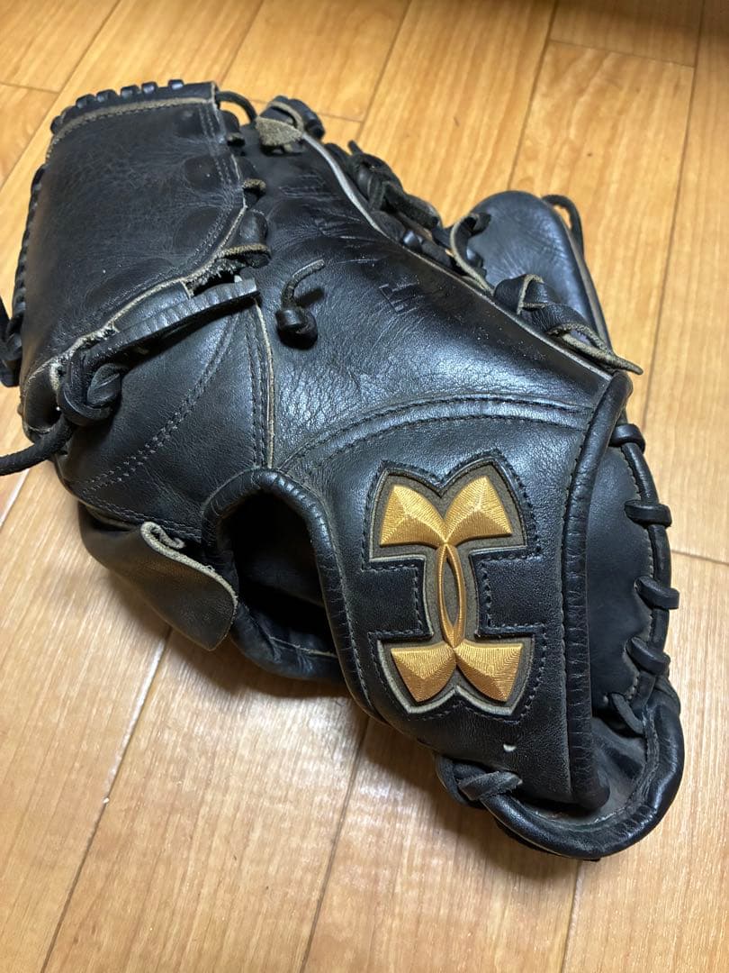 Under Armour QB8003 硬式野球グローブ 黒