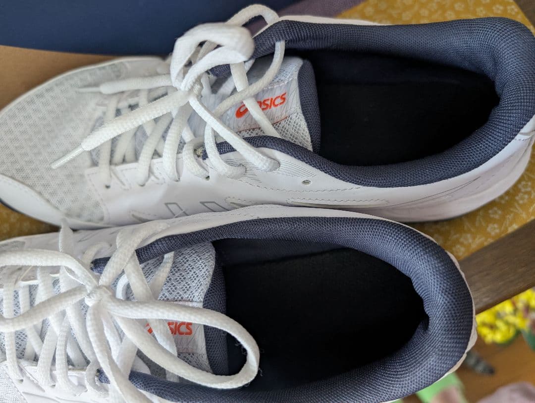 ASICS バレーボールシューズ ホワイト/ネイビー　２７センチ