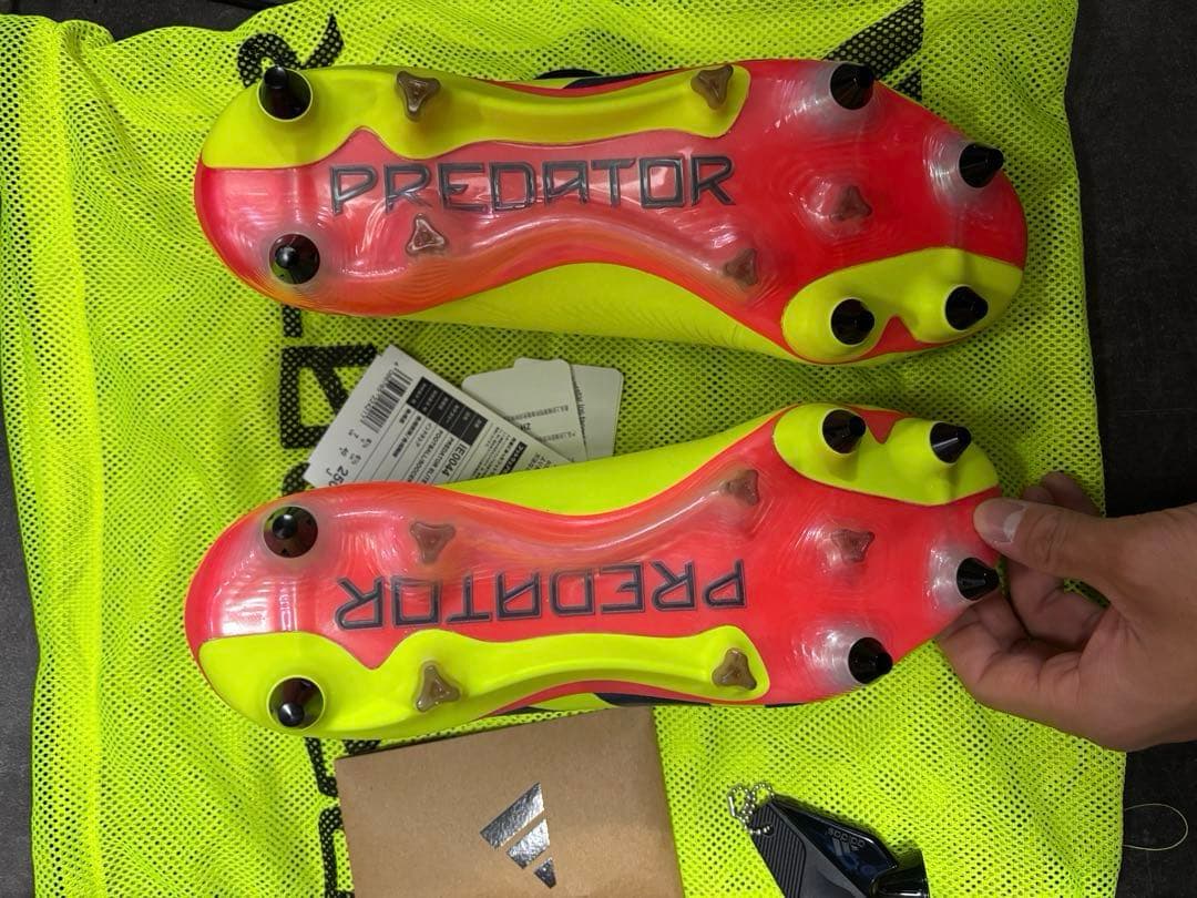 新品 アディダスサッカースパイク　プレデターエリートL SG 25.0cm