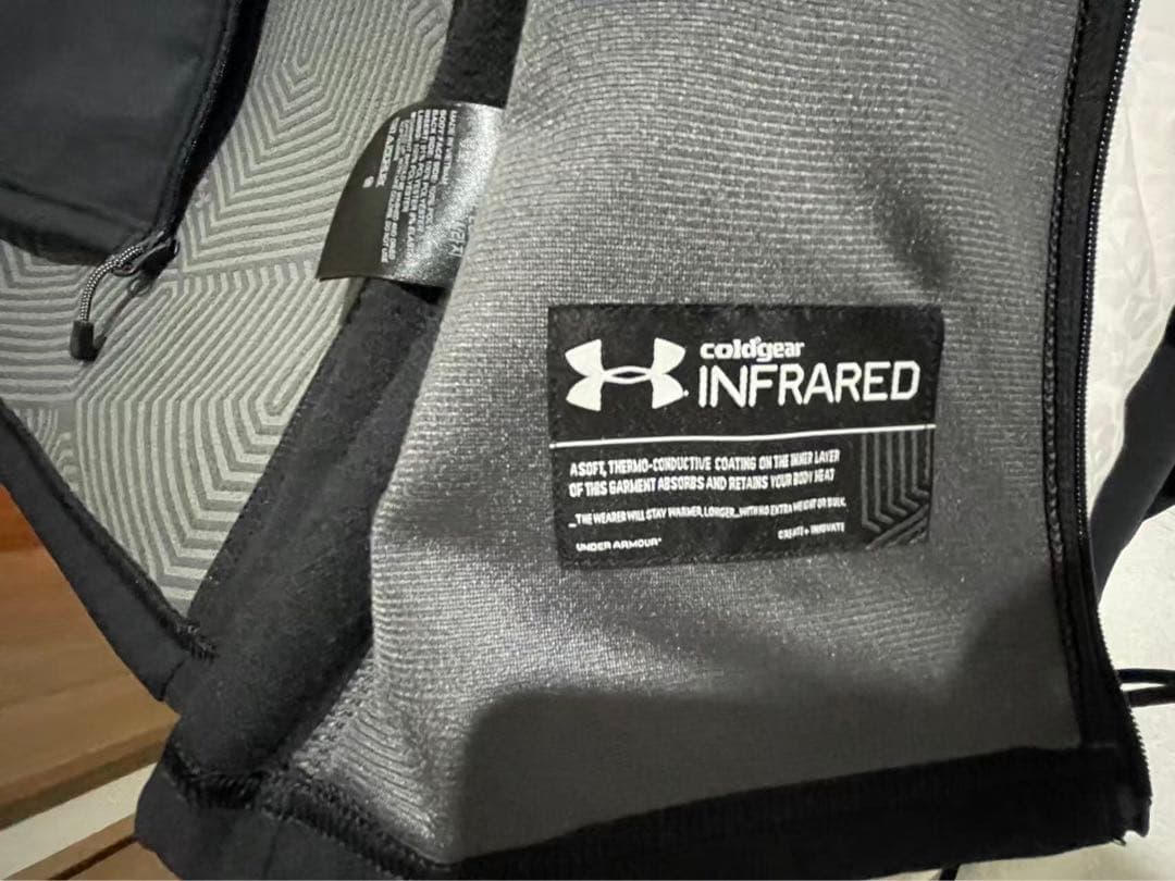UA レディース Storm ColdGear 赤外線シールドジャケット試着のみ