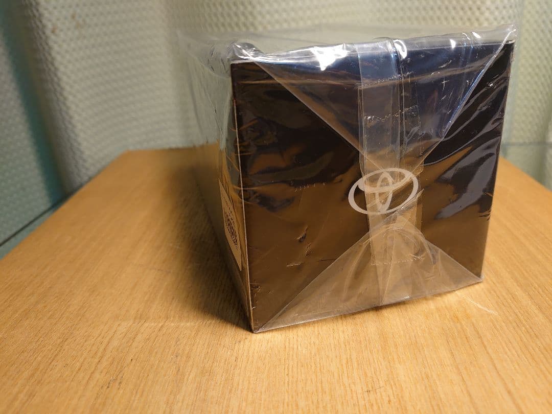 ☆【新品】ヤリスクロス　ブラックマイカ×ホワイトパール　カラーサンプル