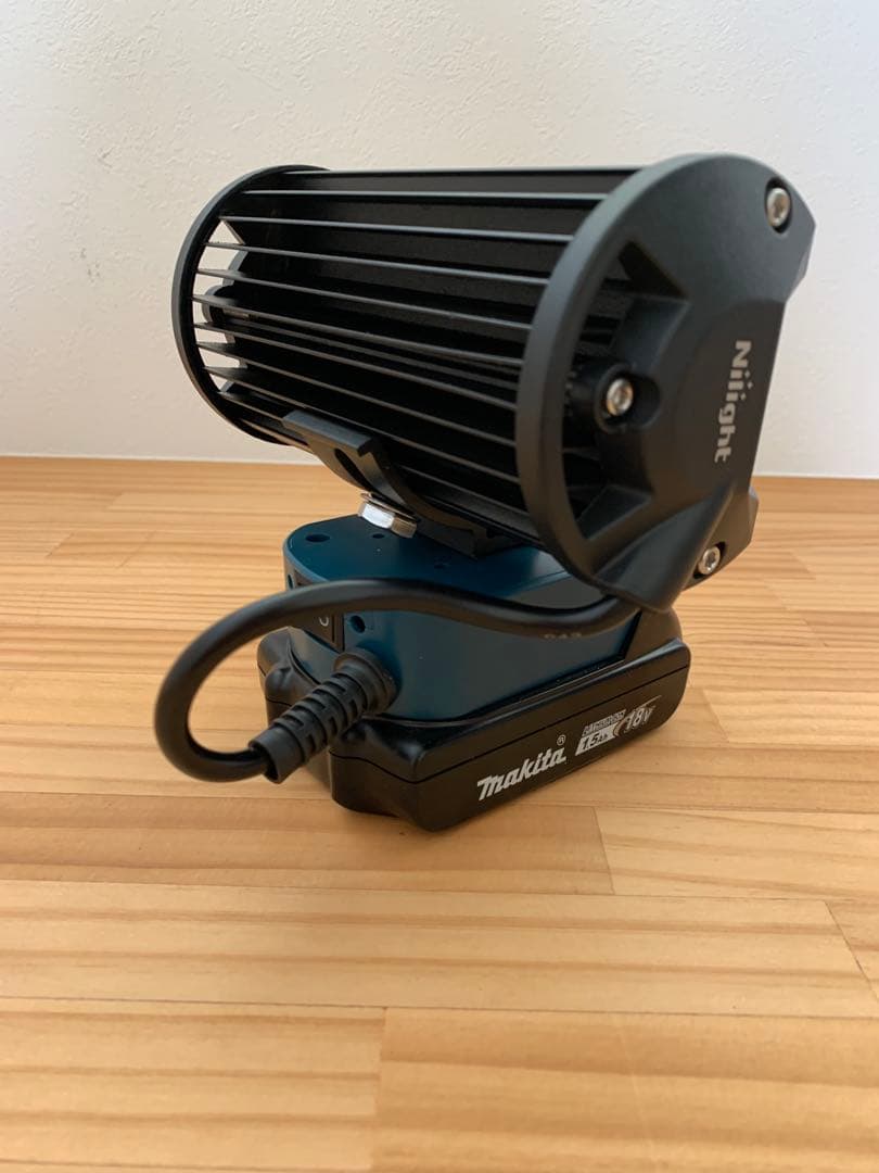 【17】爆光120W LED作業灯 LEDワークライト マキタ18V