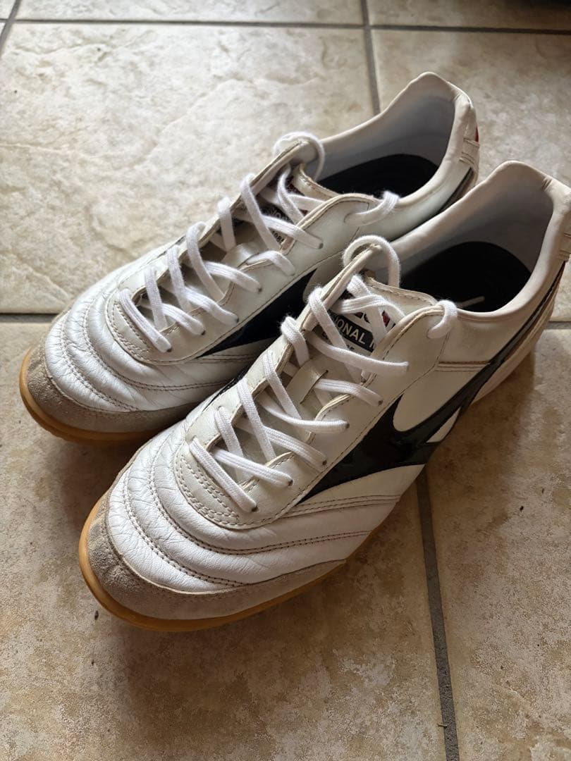 Mizuno モレリア フットサルシューズ