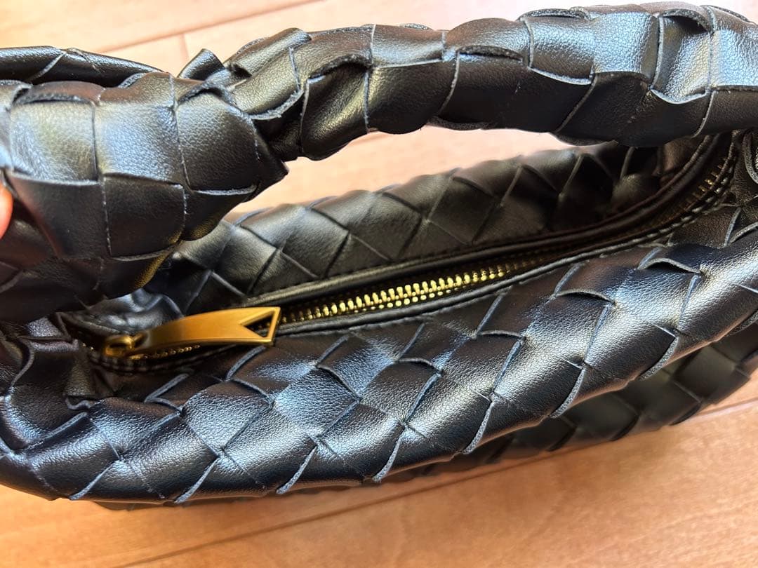 【美品】編み込みレザー ワンハンドル ハンドバッグ　黒