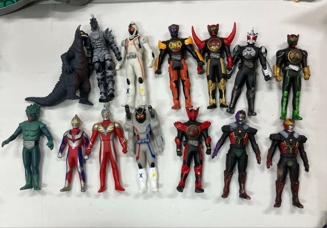d*9様 仮面ライダー 戦隊 ウルトラマンソフビ 人形 120体以上 大量 響鬼