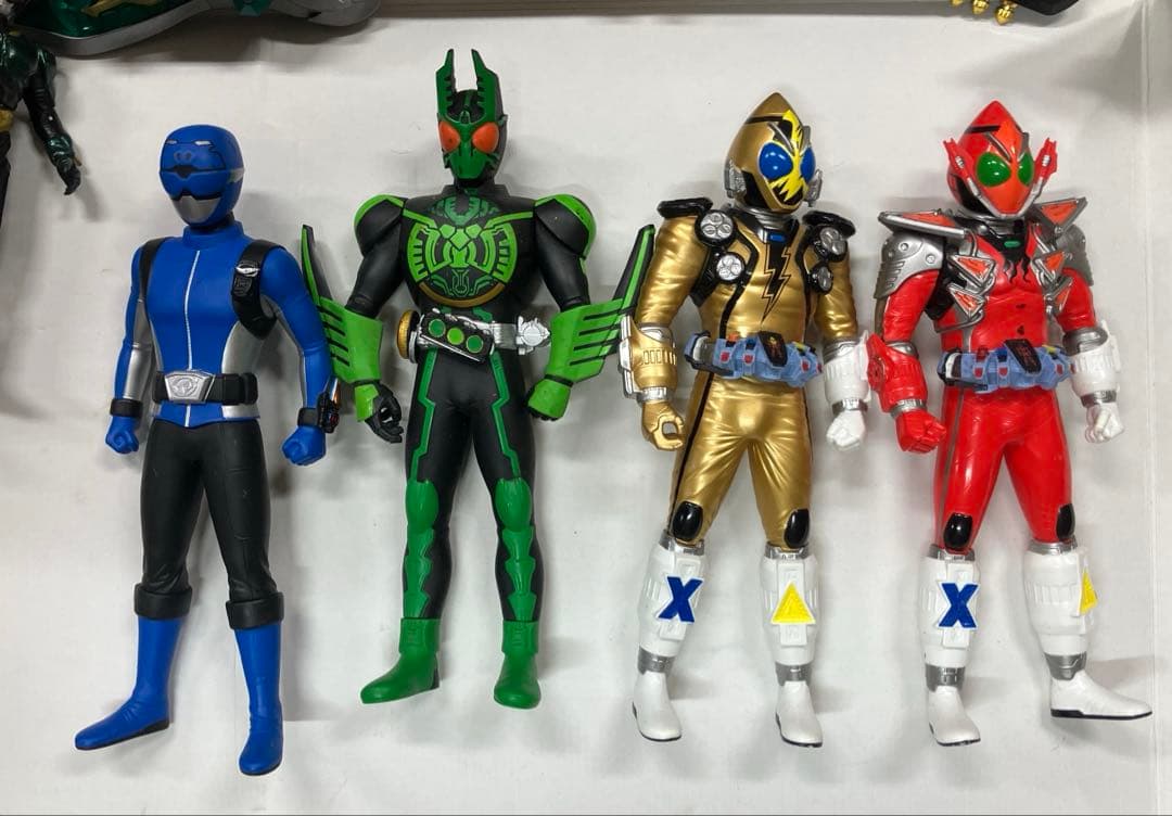 d*9様 仮面ライダー 戦隊 ウルトラマンソフビ 人形 120体以上 大量 響鬼