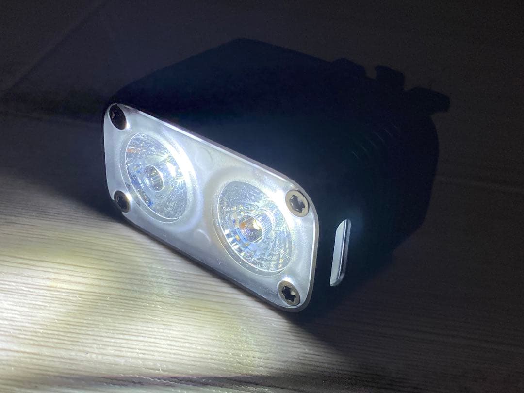 【訳アリ新品】knog BLINDER ROAD 600 ノグ　フロントライト