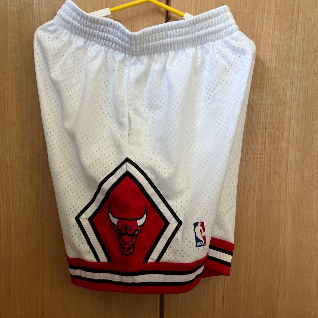 シカゴ・ブルズ mitchel&ness ショーツ