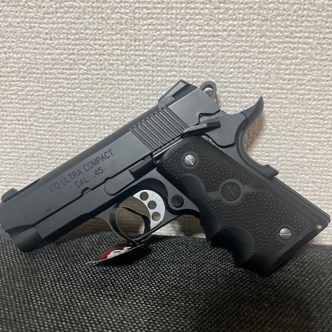 東京マルイ V10 Ultra Compact BLACK　予備マガジン2個付き