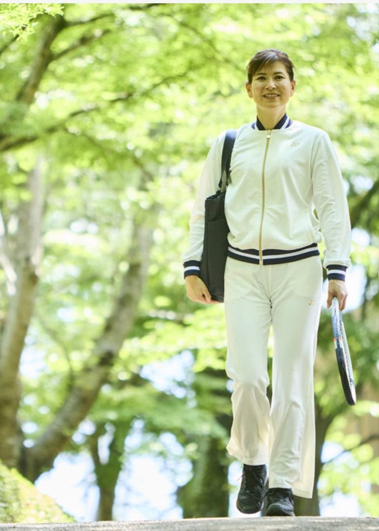 YONEX ウィメンズ　ベロアジャケット (58109) ホワイト Lサイズ