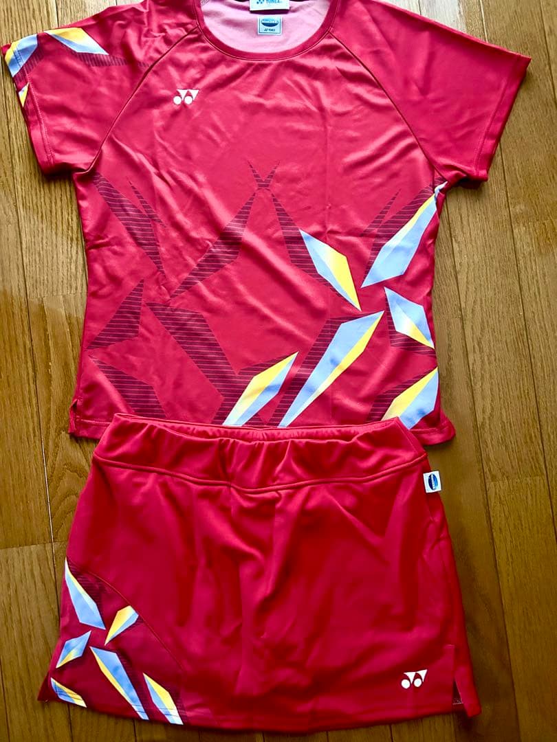 YONEX テニスウェア赤 Tシャツ・スカート セット