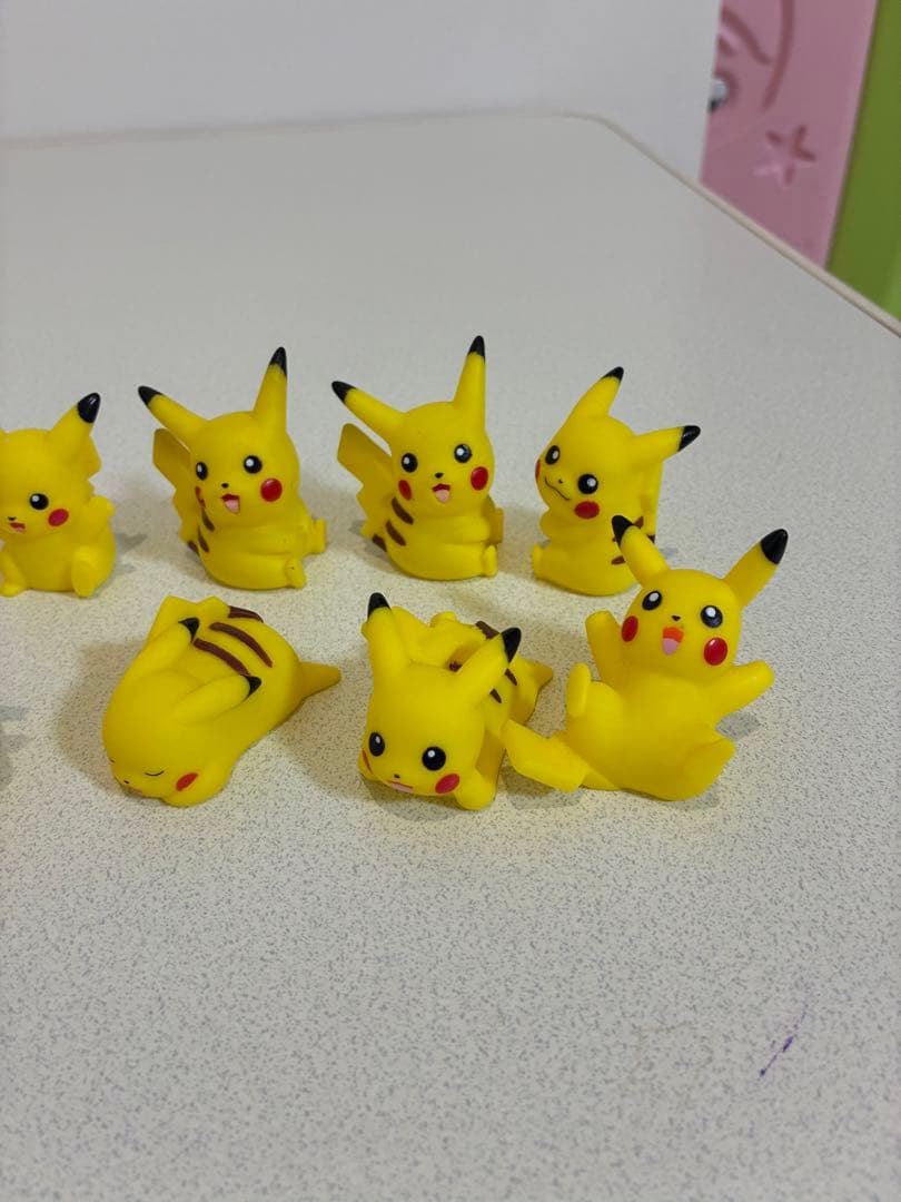 ピカチュウ　指人形　メタモン　ソフビ