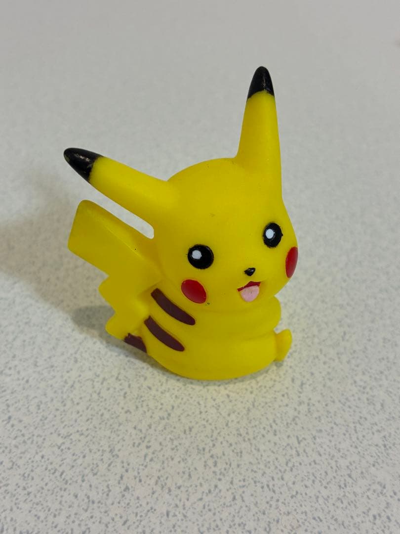 ピカチュウ　指人形　メタモン　ソフビ