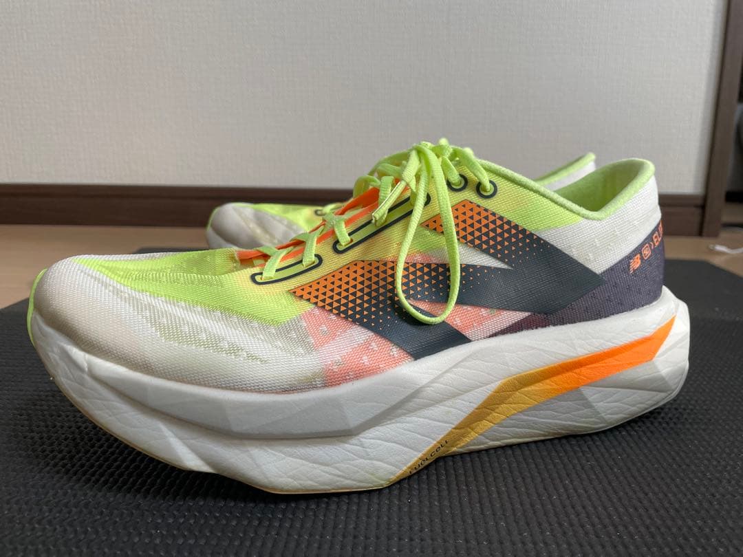 【美品】new balance FuelCell Rebel v4 26.5cm
