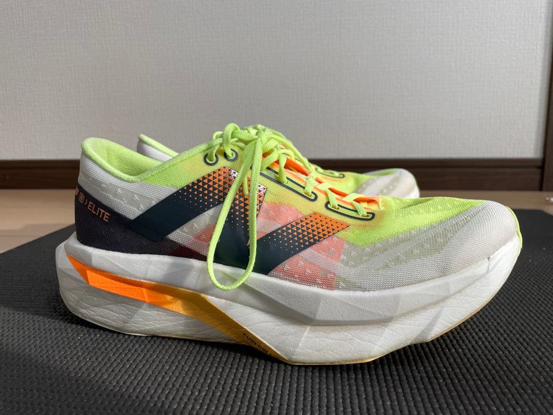 【美品】new balance FuelCell Rebel v4 26.5cm