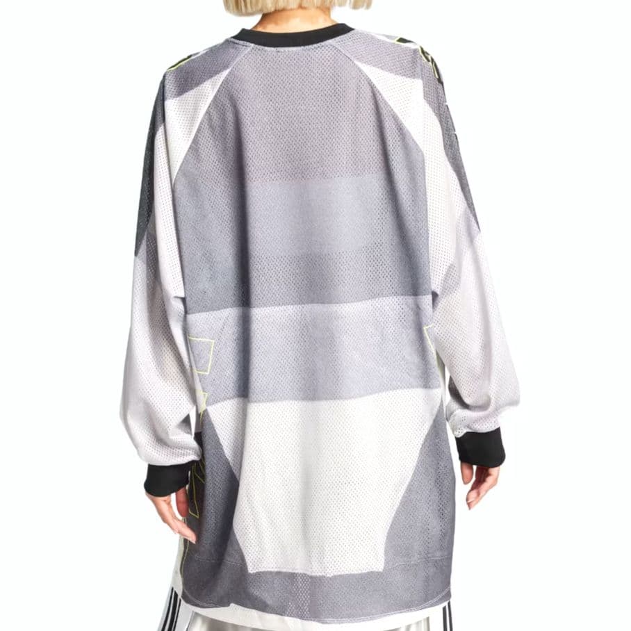 新品アディダスグラフィックウェア 大きいサイズ3XL　ユニセックススケボーウェア
