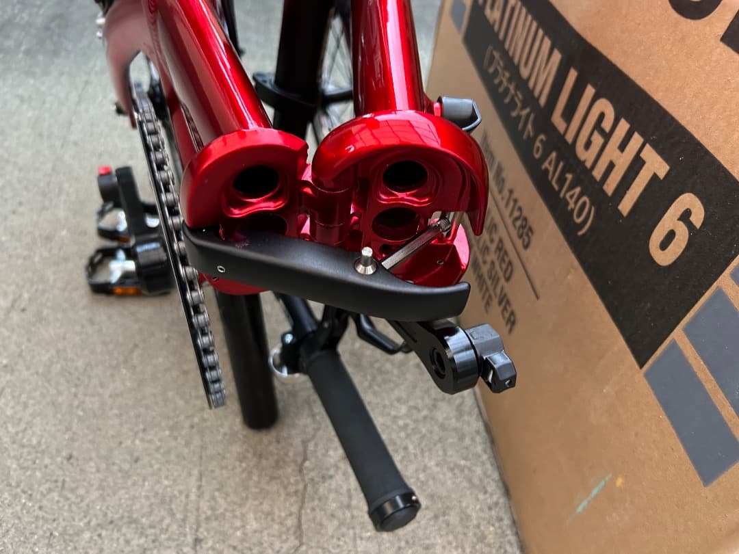 メルカリ撤退　ラスト　ルノーPLATINUM LIGHT6 メタレッド