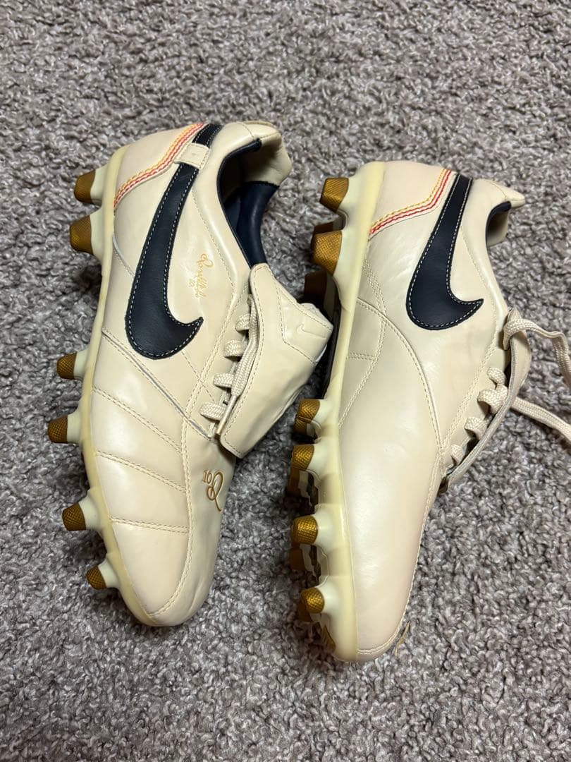 ナイキ　ティエンポ　ロナウジーニョ　HG サッカー　スパイク　NIKE シューズ