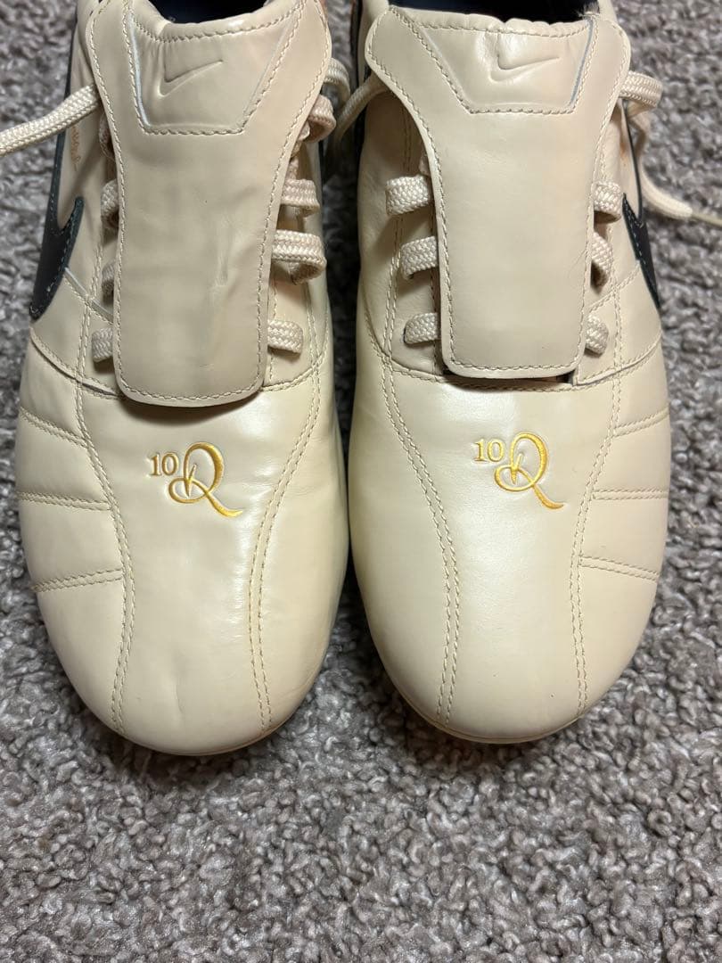 ナイキ　ティエンポ　ロナウジーニョ　HG サッカー　スパイク　NIKE シューズ